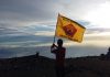 Berkibarnya bendera ambalan BRAWIJAYA RETNO DUMILAH di puncak Mahameru