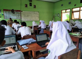 TEST UJI COBA KELAS XII SMA NEGERI 1 DOLOPO TAHUN 2020