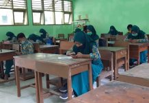 PELAKSANAAN PENILAIAN AKHIR SEMESTER GASAL TAHUN PELAJARAN 2020-2021 SMA NEGERI 1 DOLOPO DI TENGAH PANDEMI COVID-19