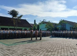 Upacara Peringatan Hari Kesaktian Pancasila di SMA Negeri 1 Dolopo